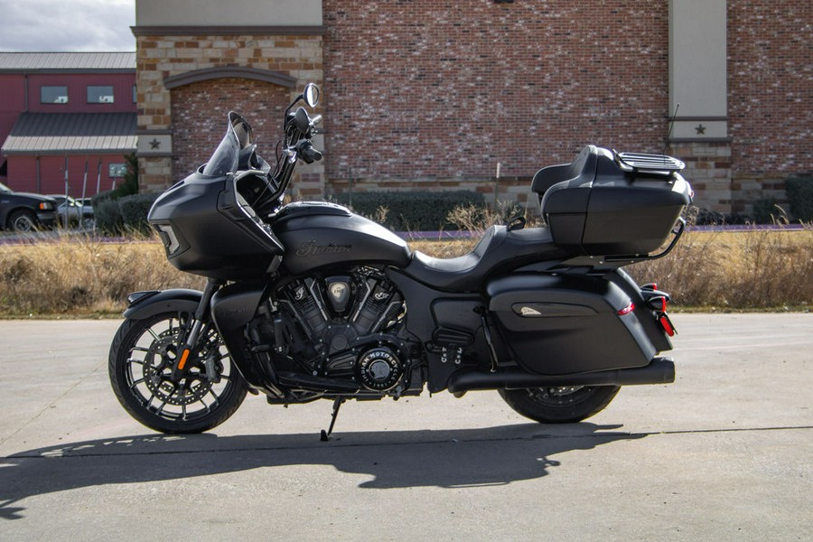 2023 Indian Motorcycle® Pursuit Dark Horse Black Smoke