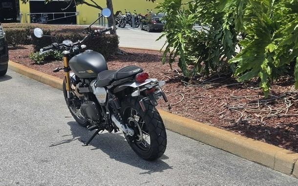 2026 Triumph Scrambler 900 Matt khaki green