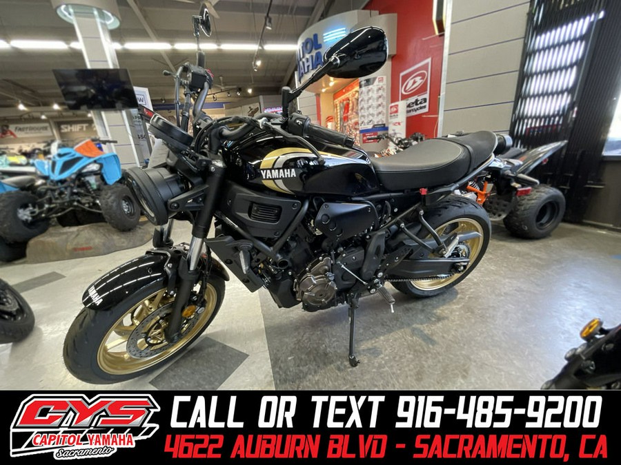 2025 Yamaha XSR 700