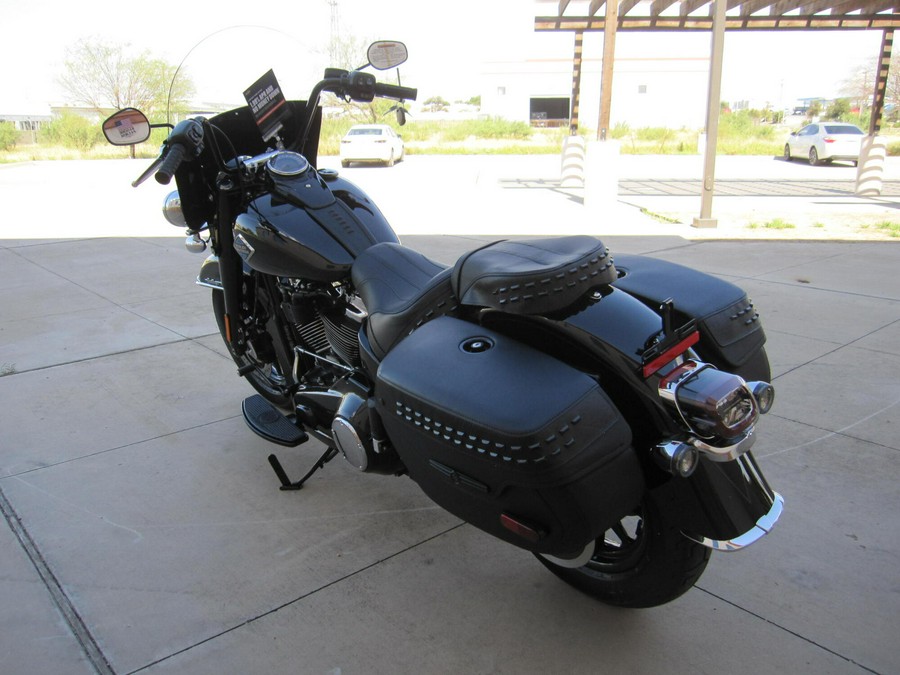 2026 Harley-Davidson Heritage Classic VIVID BLACK