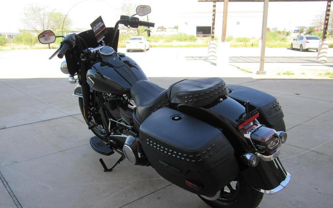 2026 Harley-Davidson Heritage Classic VIVID BLACK