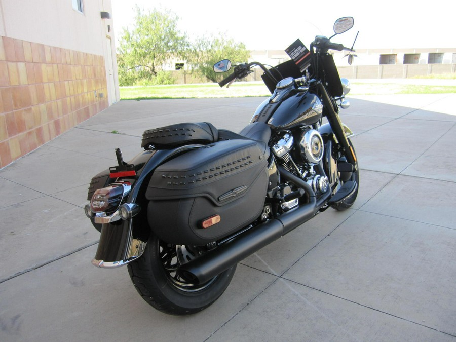 2026 Harley-Davidson Heritage Classic VIVID BLACK