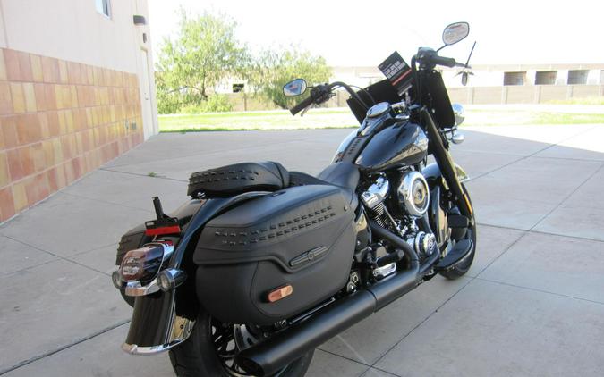 2026 Harley-Davidson Heritage Classic VIVID BLACK