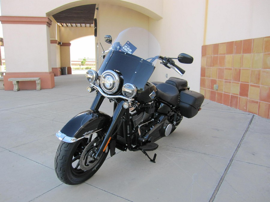 2026 Harley-Davidson Heritage Classic VIVID BLACK