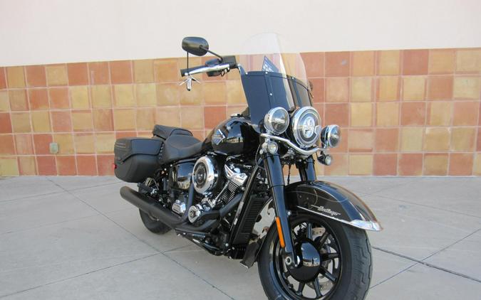 2026 Harley-Davidson Heritage Classic VIVID BLACK