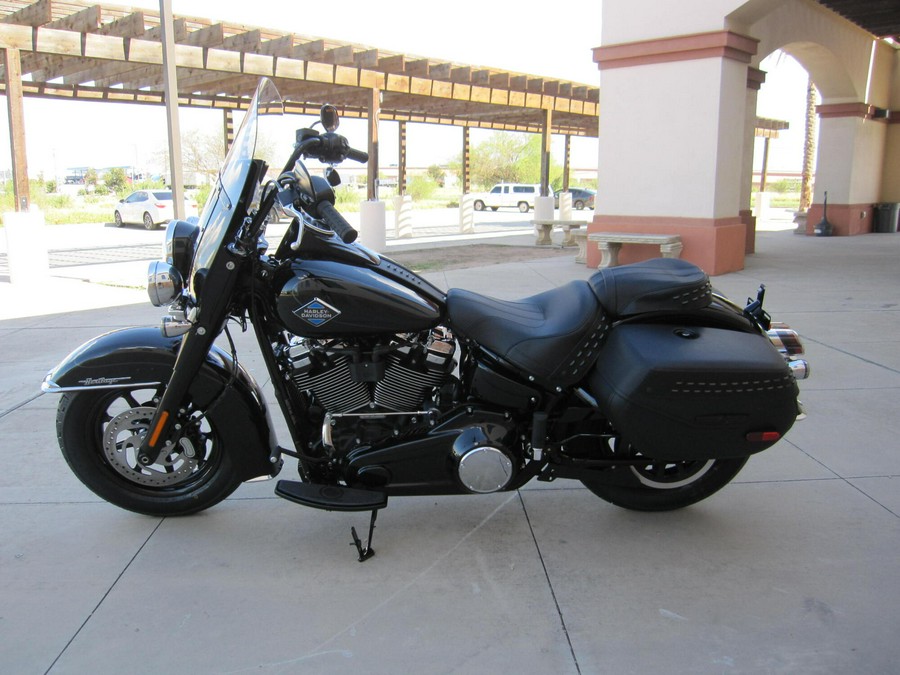 2026 Harley-Davidson Heritage Classic VIVID BLACK