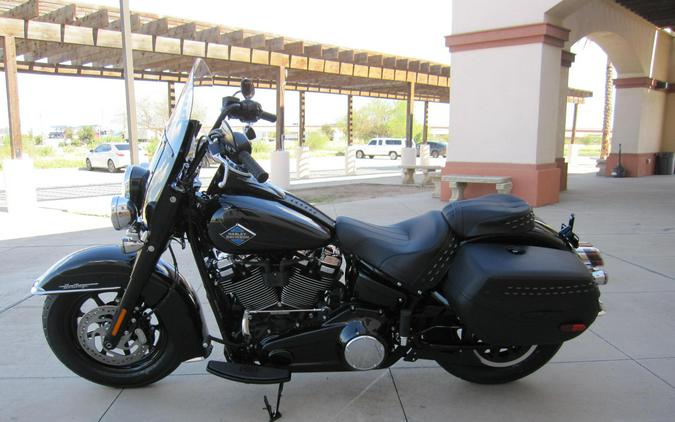 2026 Harley-Davidson Heritage Classic VIVID BLACK