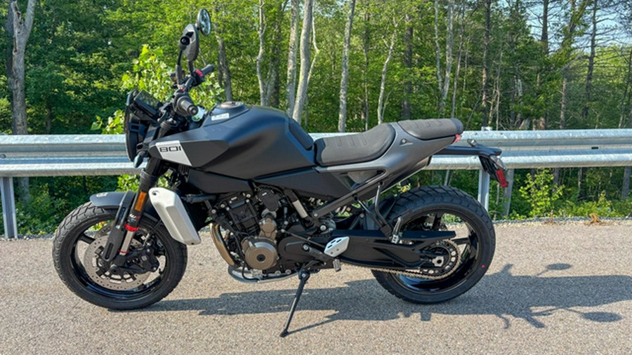 2025 Husqvarna Motorcycles SVARTPILEN 801