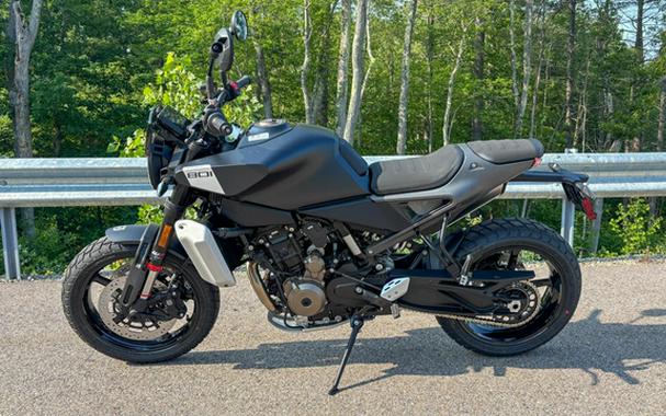 2025 Husqvarna Motorcycles SVARTPILEN 801