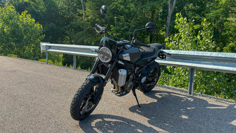 2025 Husqvarna Motorcycles SVARTPILEN 801