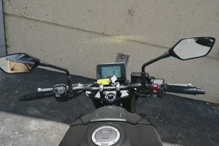 New 2025 HONDA CB750 HORNET