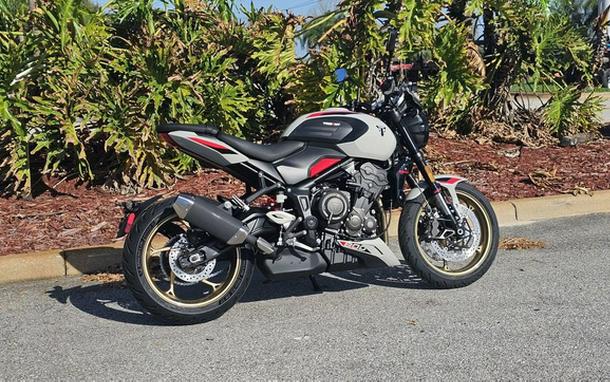 2026 Triumph Trident 800 Ash grey 800 Jet Black