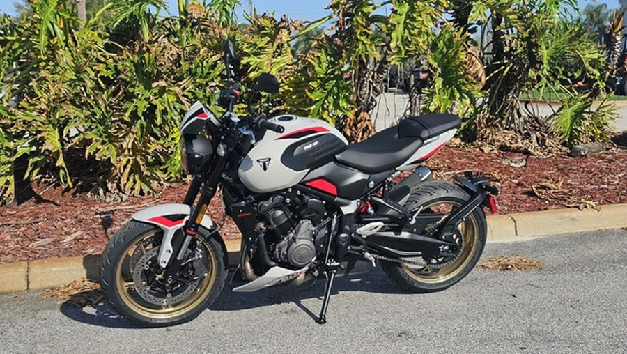2026 Triumph Trident 800 Ash grey 800 Jet Black