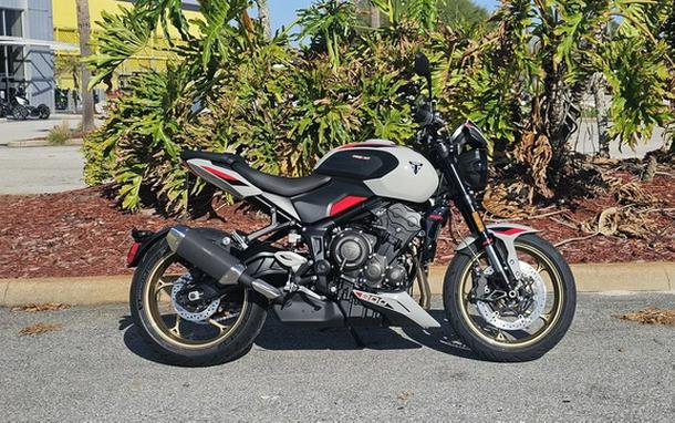 2026 Triumph Trident 800 Ash grey 800 Jet Black