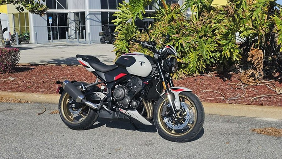2026 Triumph Trident 800 Ash grey 800 Jet Black