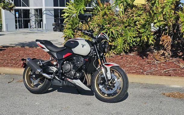 2026 Triumph Trident 800 Ash grey 800 Jet Black