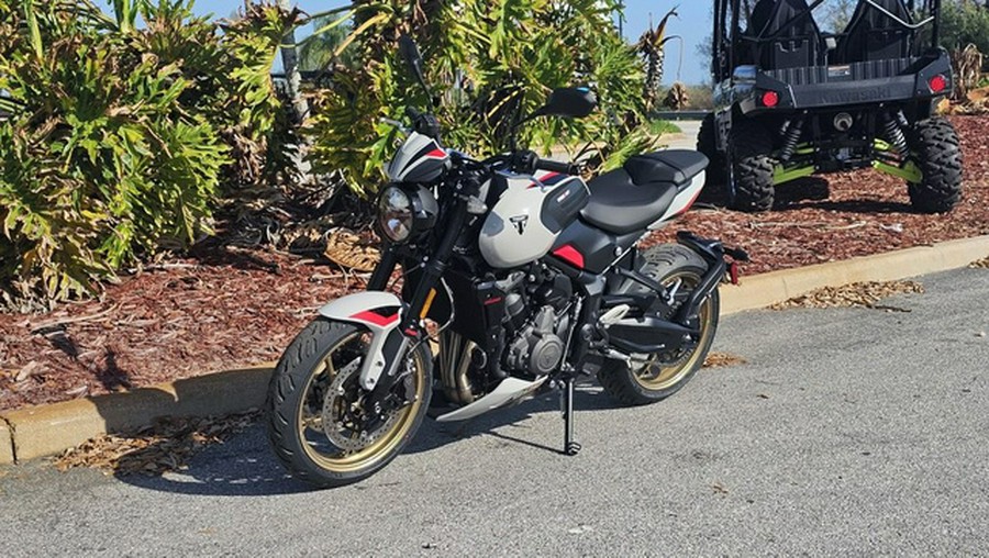 2026 Triumph Trident 800 Ash grey 800 Jet Black