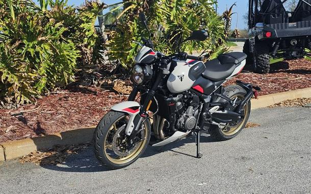 2026 Triumph Trident 800 Ash grey 800 Jet Black