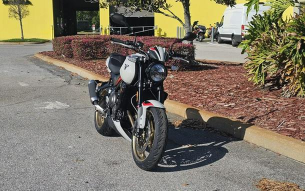 2026 Triumph Trident 800 Ash grey 800 Jet Black