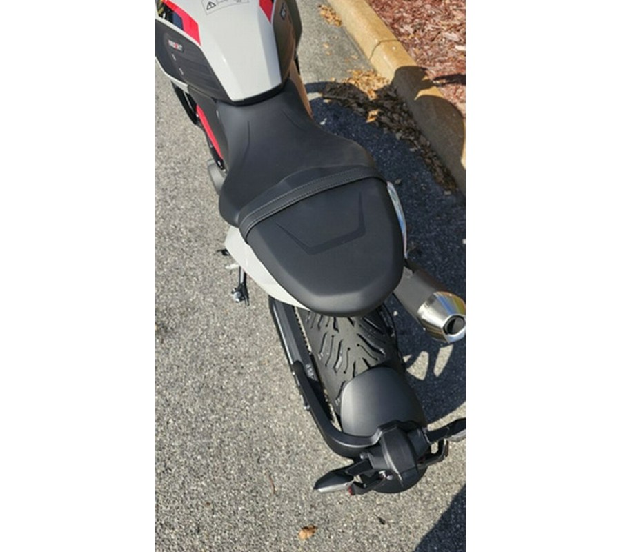 2026 Triumph Trident 800 Ash grey 800 Jet Black
