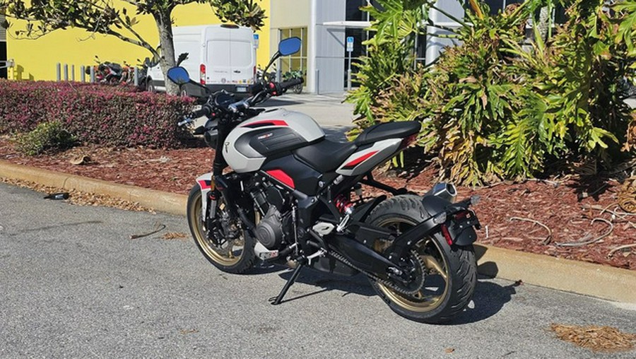 2026 Triumph Trident 800 Ash grey 800 Jet Black