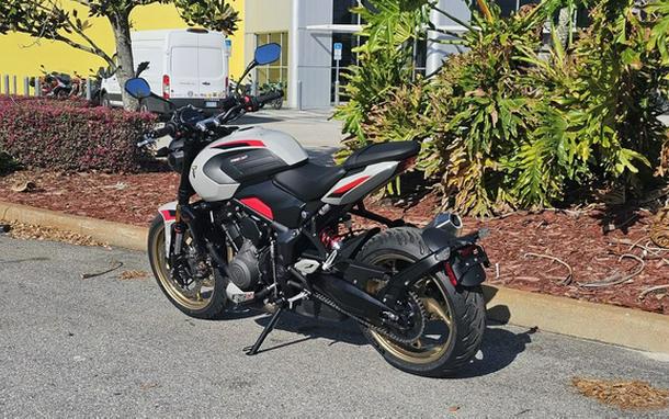 2026 Triumph Trident 800 Ash grey 800 Jet Black