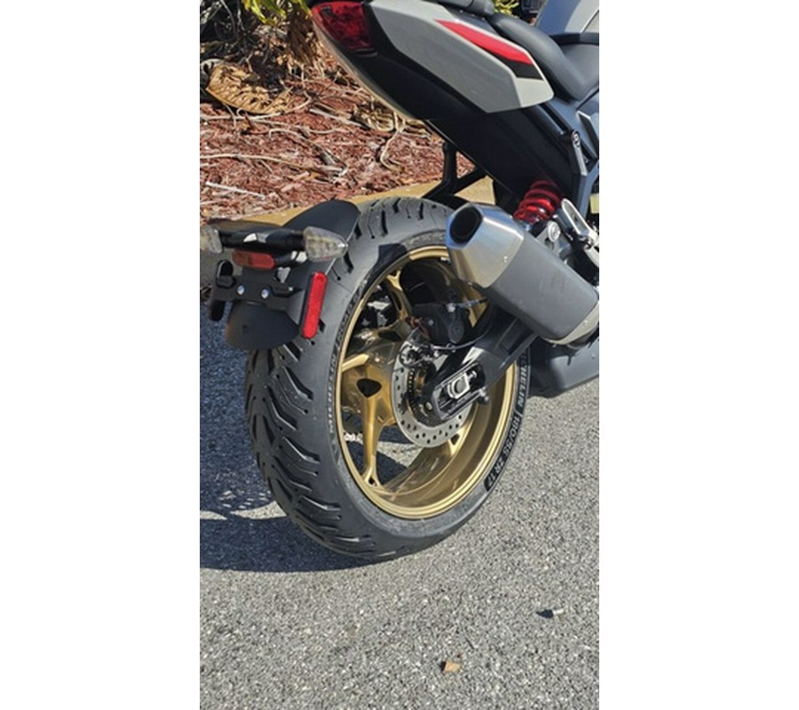 2026 Triumph Trident 800 Ash grey 800 Jet Black