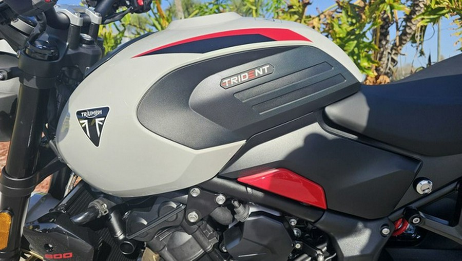 2026 Triumph Trident 800 Ash grey 800 Jet Black