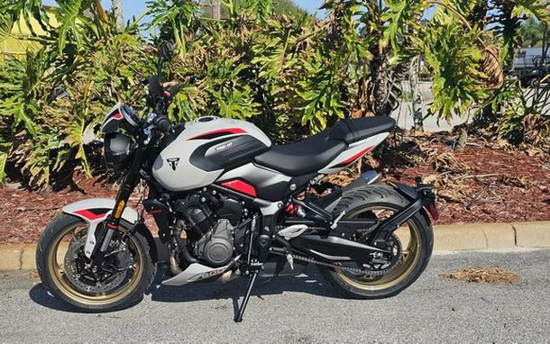 2026 Triumph Trident 800 Ash grey 800 Jet Black