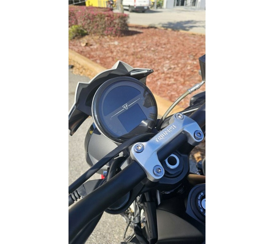 2026 Triumph Trident 800 Ash grey 800 Jet Black