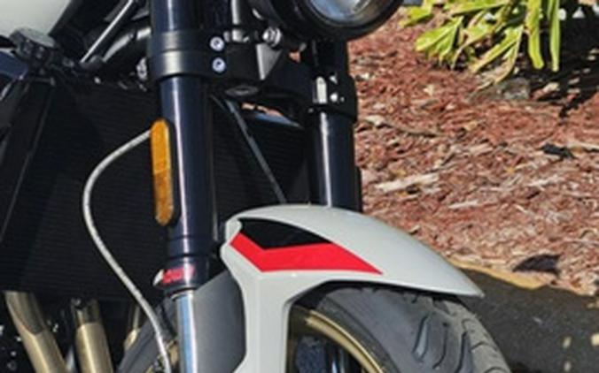 2026 Triumph Trident 800 Ash grey 800 Jet Black