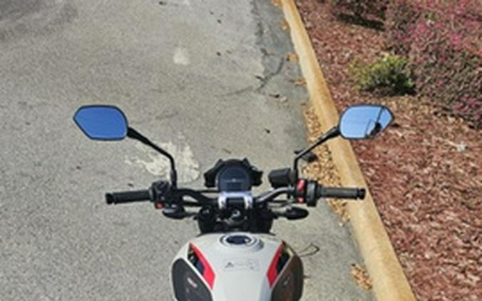 2026 Triumph Trident 800 Ash grey 800 Jet Black