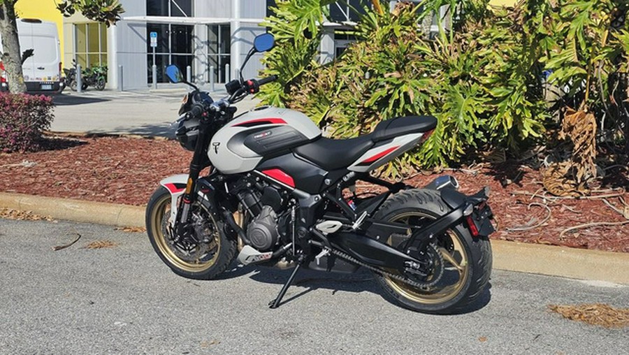2026 Triumph Trident 800 Ash grey 800 Jet Black
