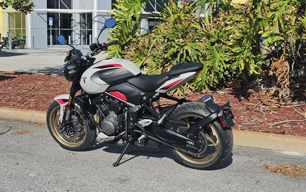 2026 Triumph Trident 800 Ash grey 800 Jet Black