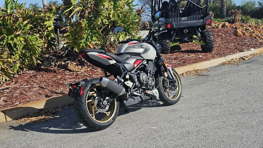 2026 Triumph Trident 800 Ash grey 800 Jet Black