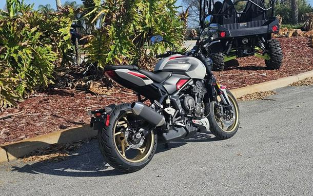 2026 Triumph Trident 800 Ash grey 800 Jet Black