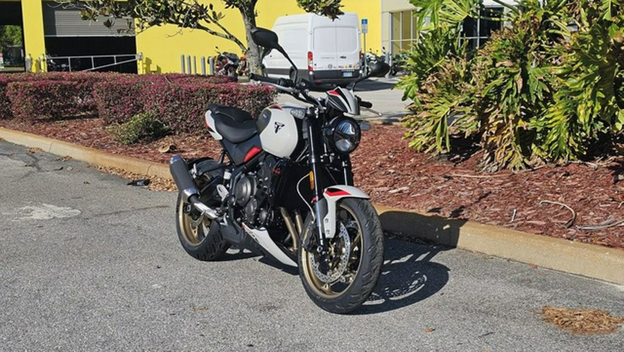 2026 Triumph Trident 800 Ash grey 800 Jet Black