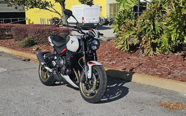 2026 Triumph Trident 800 Ash grey 800 Jet Black