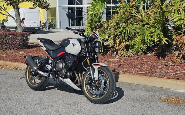 2026 Triumph Trident 800 Ash grey 800 Jet Black