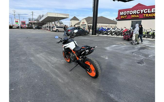 2021 KTM 890 Duke R