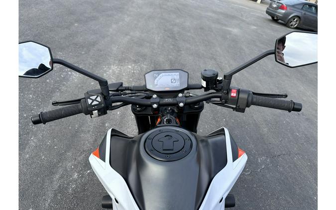 2021 KTM 890 Duke R