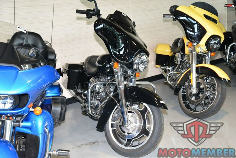 2011 Harley-Davidson FLHX - Street Glide