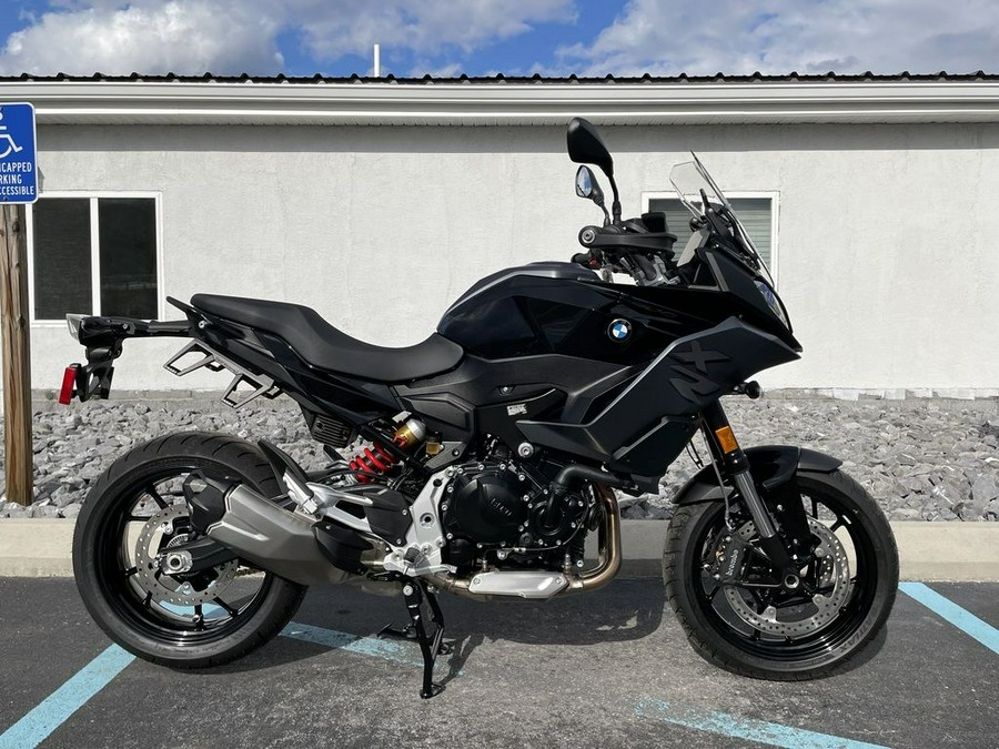 2023 BMW F 900 XR Triple Black