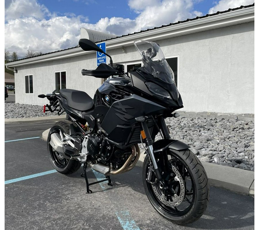 2023 BMW F 900 XR Triple Black