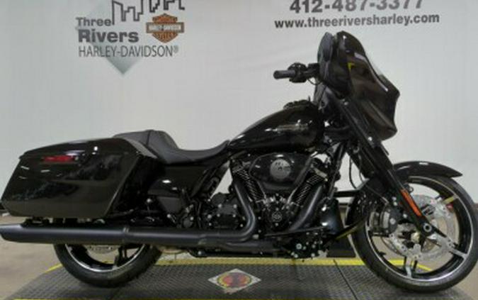 2024 Harley-Davidson® Street Glide® Vivid Black – Black Finish