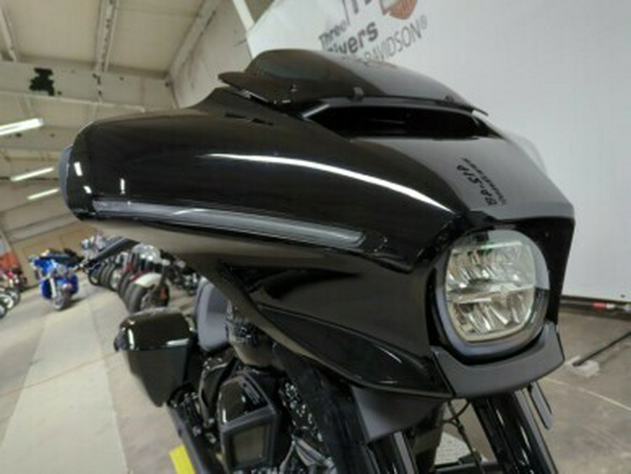 2024 Harley-Davidson® Street Glide® Vivid Black – Black Finish