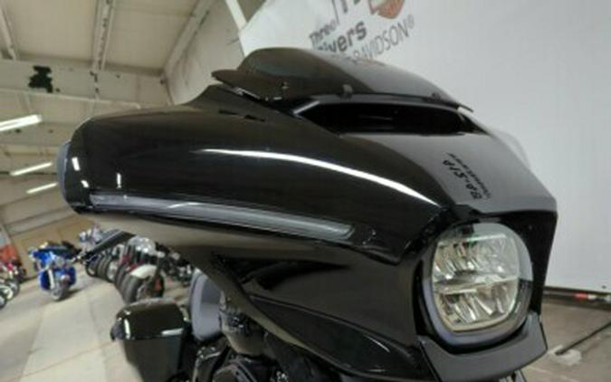 2024 Harley-Davidson® Street Glide® Vivid Black – Black Finish