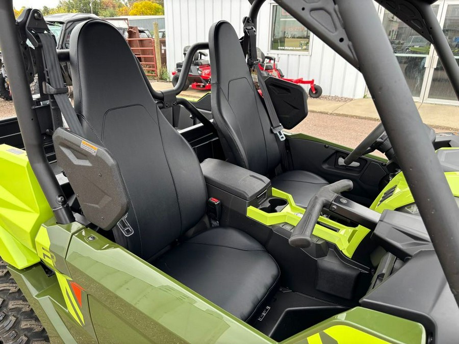 2026 Yamaha Wolverine RMax2 1000 R-Spec