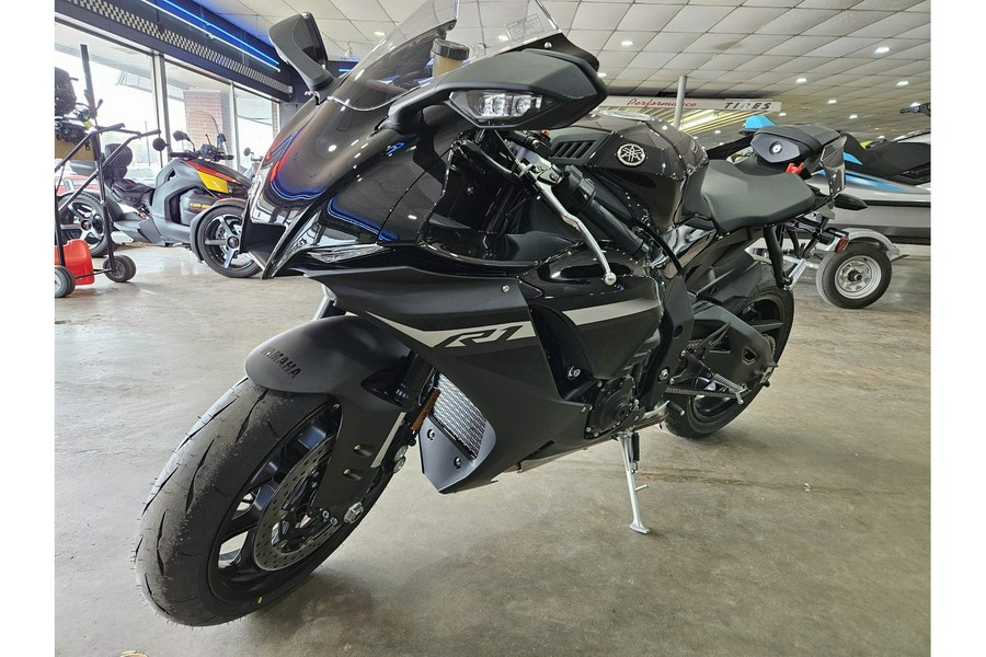 2024 Yamaha YZF-R1