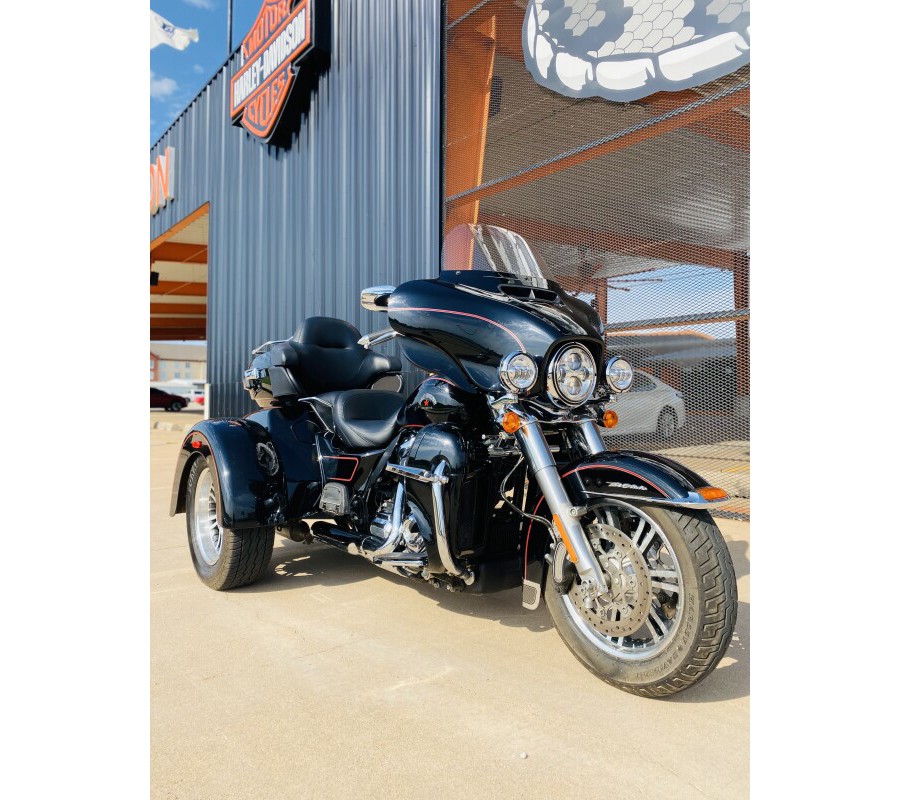 FLHTCUTG 2017 Tri Glide Ultra